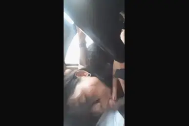 ABG Cantik Baju Kantor Kulum Kontol di Mobil Sampe Muncrat