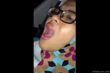 Ngocok Hijabers Sampe Kejang Muncrat di Jok Mobil